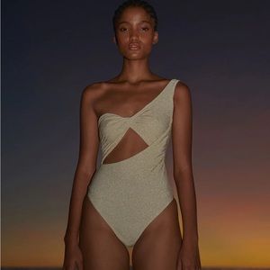 BAOBAB ARRECIFE ONE PIECE